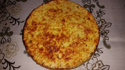 Leia mais sobre o artigo Torta de Frango com Abobrinha e Cenoura