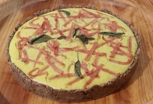Leia mais sobre o artigo Quiche de ricota e cheiro verde
