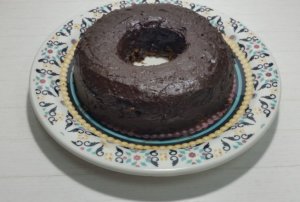 Leia mais sobre o artigo Bolo de cenoura fit com cobertura de brigadeiro fake!