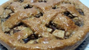 Leia mais sobre o artigo Torta integral de maçã e frutas secas